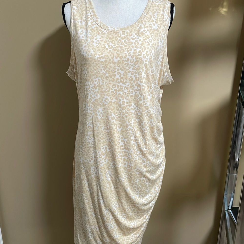 Cute summer dress .